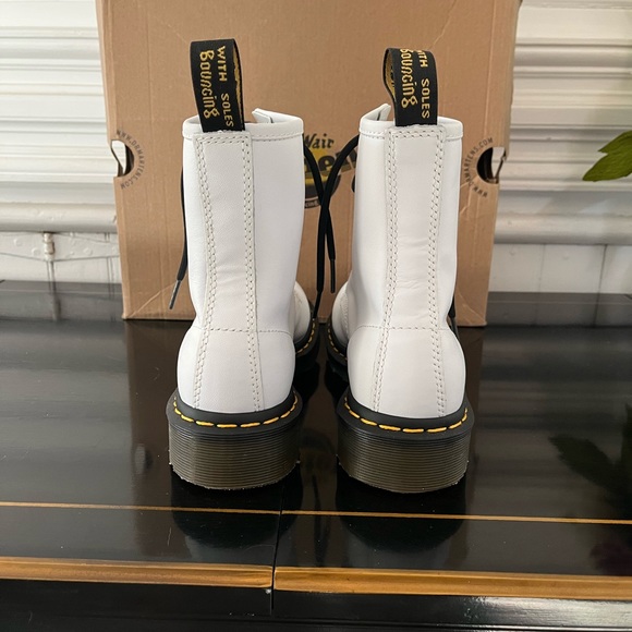 HP⚡️Dr. Martins 1460 White Leather Boot - Picture 7 of 11